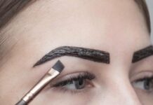 Как осуществить окрашивание бровей самостоятельно