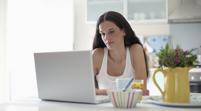 Поиск мастера или салона красоты в сети