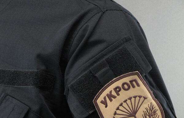 Модная одежда с яркой отделкой от фабрики «Славянка»