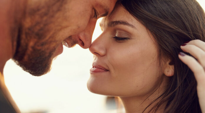 Сайты знакомств для серьезных отношений: почему найти вторую половинку легче в интернете, чем на работе или в ночном клубе