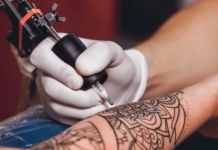 Как выбрать тату: болезненные и безболезненные для татуировки места, больнее мужчине или женщине, как подготовиться к проведению сеанса тату
