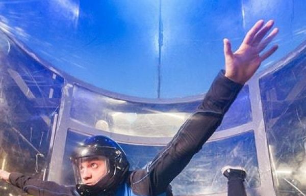 Об аттракционе на острове Крестовский, а также ТРК «Питерлэнд» в Санкт-Петербурге: Уникальный развлекательный комплекс, где можно себя испытать на симуляторе парашюта и его описание