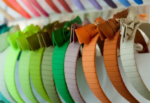 10 причесок с повязкой на голове, которые можно носить с любым образом