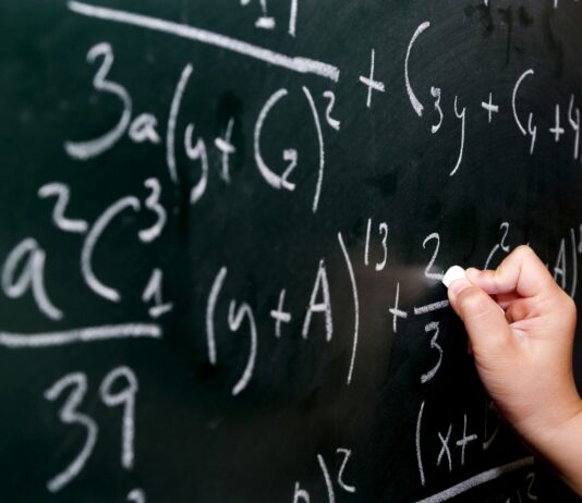 Учитель по математике: осваиваем точные науки без трудностей и нервов