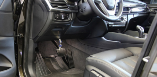 Как работает блокиратор педали тормоза