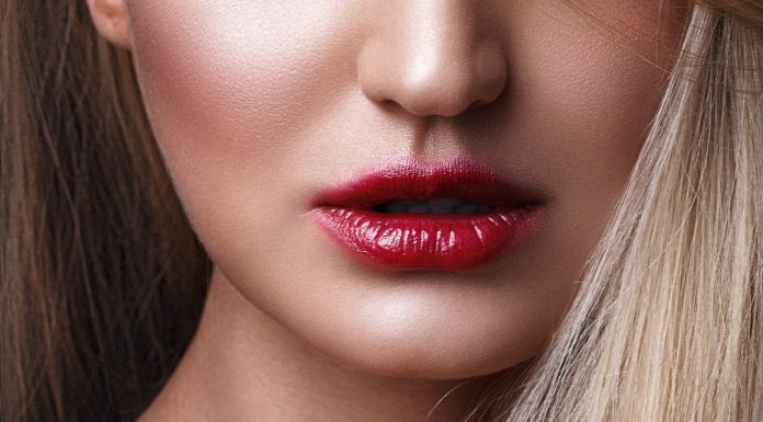 Блеск для губ: модный и заботливый