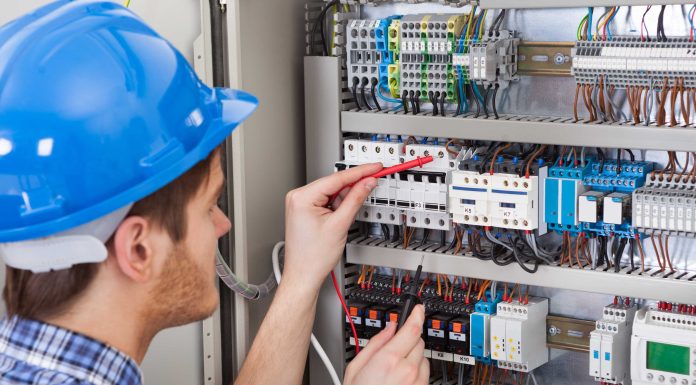 Подключение к электросетям: советы и рекомендации