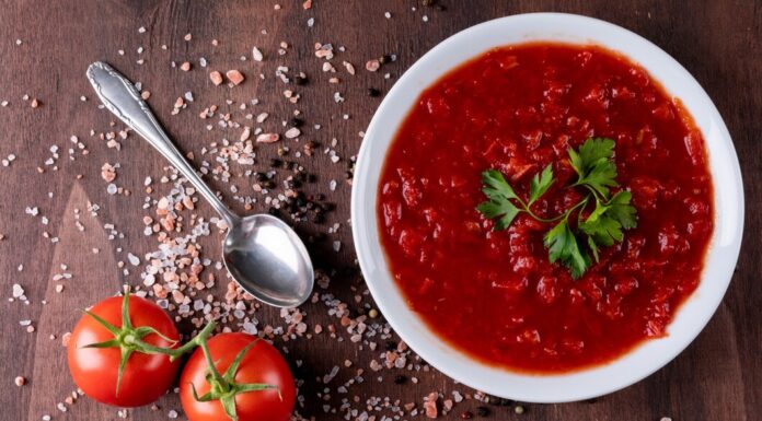 Сочно, сытно и вкусно: рецепт борща с говядиной на зиму пошагово