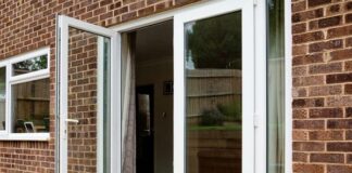 Пластиковые входные двери: плюсы, виды и особенности выбора